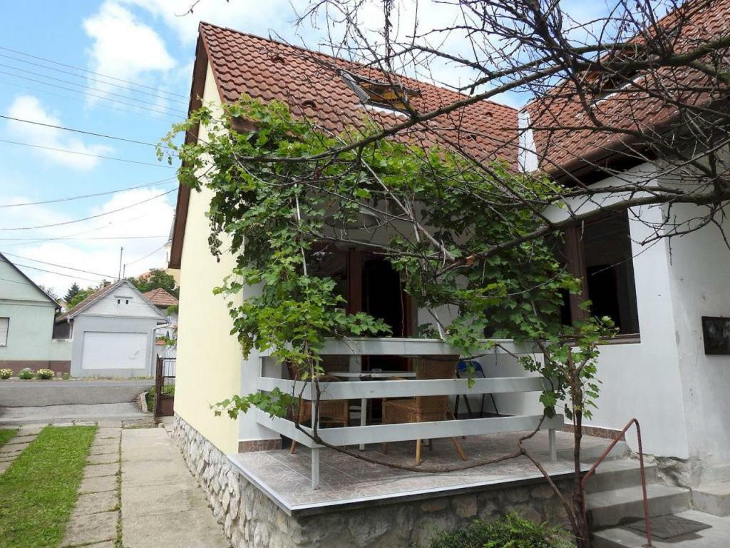 Barackos Vendégház Bár Exterior foto